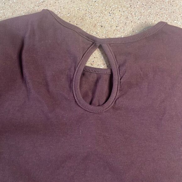 Bundle of 2 Cropped Jeweled Tops XS - Picture 9 of 9